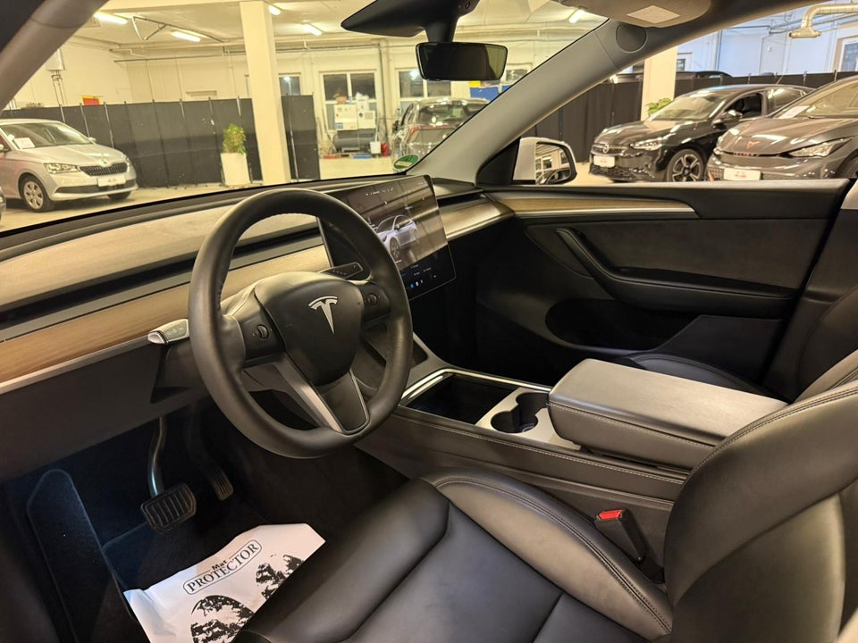 Tesla Model Y Long Range AWD 5d