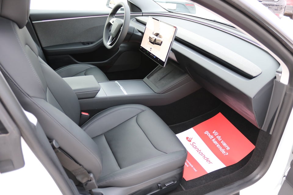 Tesla Model 3 RWD 4d