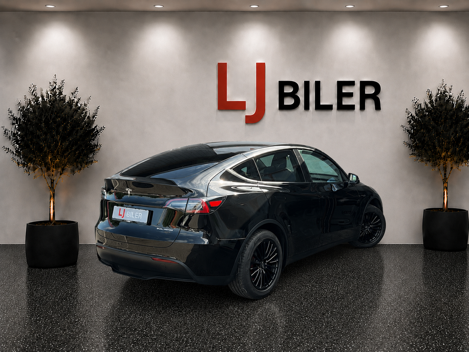 Tesla Model Y Long Range AWD 5d