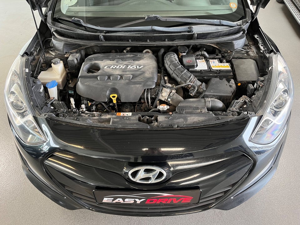 Hyundai i30 1,6 CRDi 110 Comfort CW Eco 5d