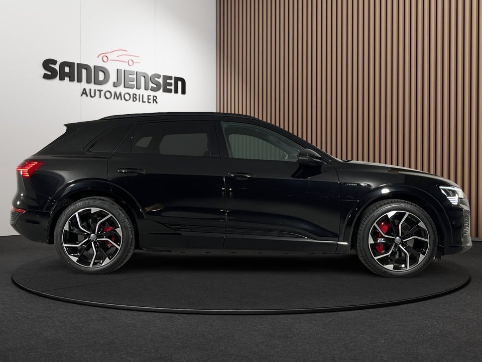 Audi Q8 e-tron 50 S-line quattro 5d