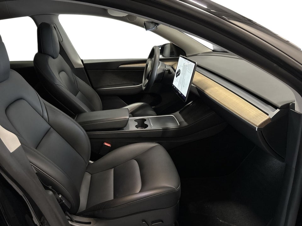 Tesla Model Y Long Range AWD 5d