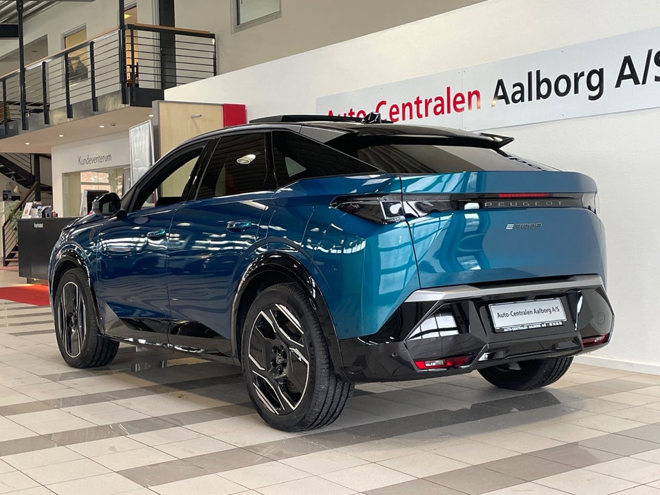 Peugeot e-3008 77 GT Pack 5d