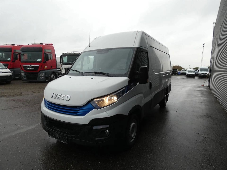 Iveco Daily 2,3 35S16 12m³ Van AG8