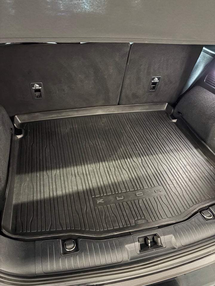 Ford Kuga 2,5 PHEV ST-Line X CVT 5d