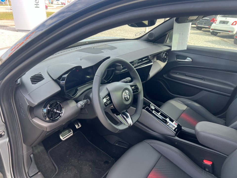 Alfa Romeo Junior Elettrica Speciale 5d