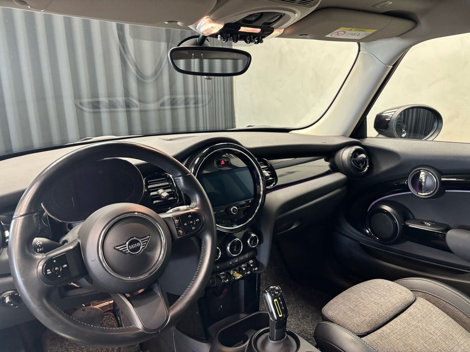 MINI Cooper SE Essential 3d