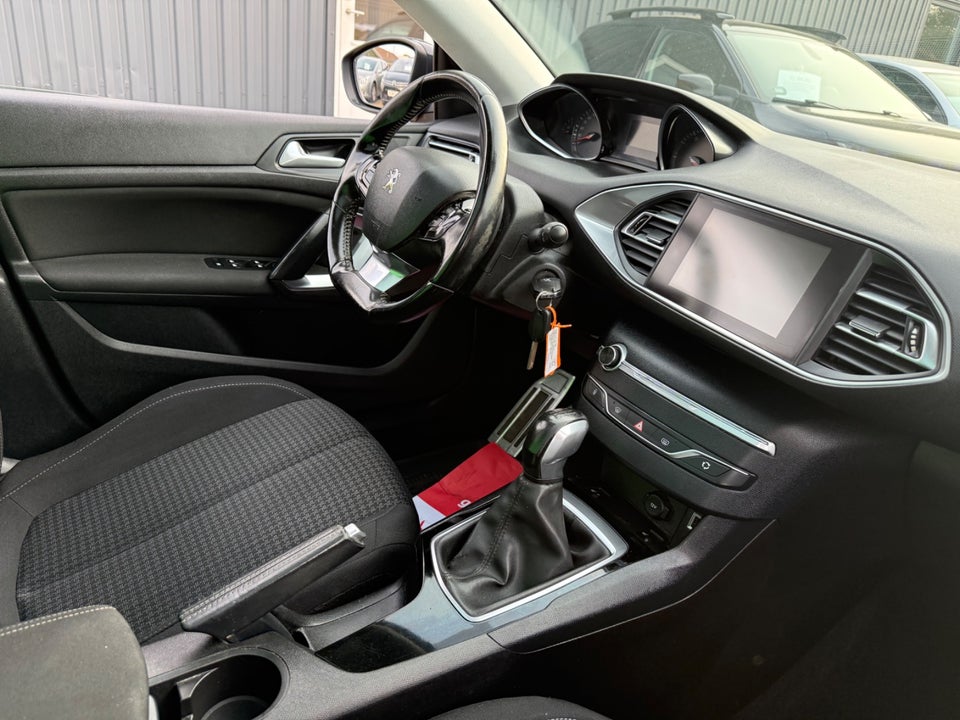 Peugeot 308 1,2 e-THP 110 Active SW 5d