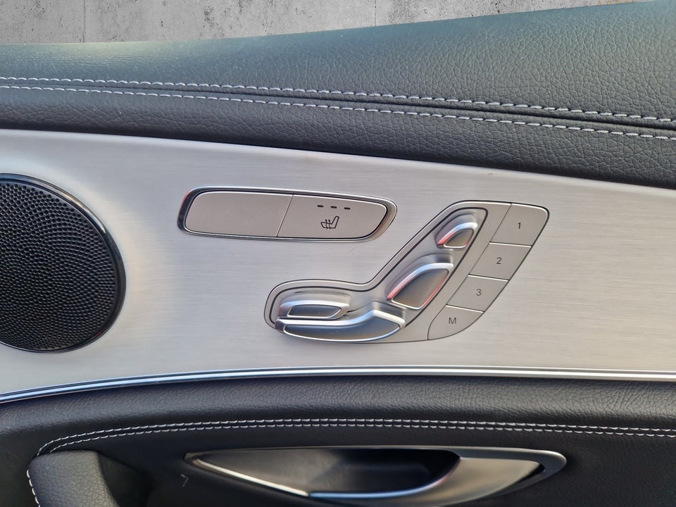 Mercedes E300 de 2,0 AMG Line stc. aut. 5d