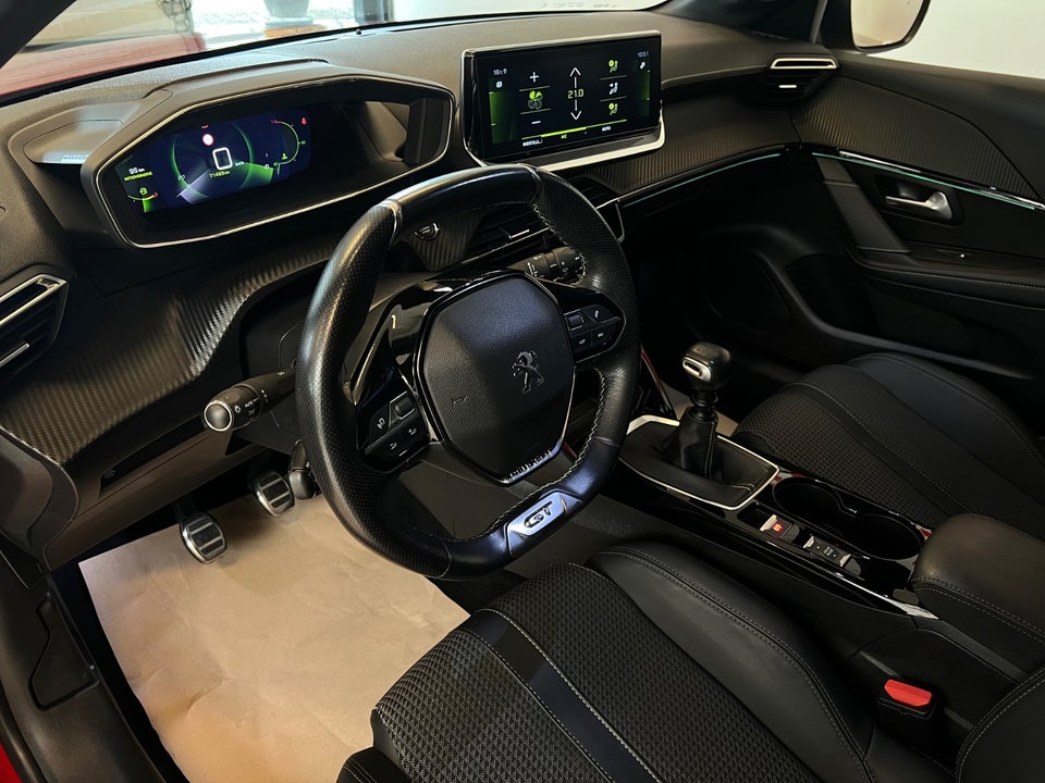 Peugeot 208 1,2 PureTech 100 GT 5d