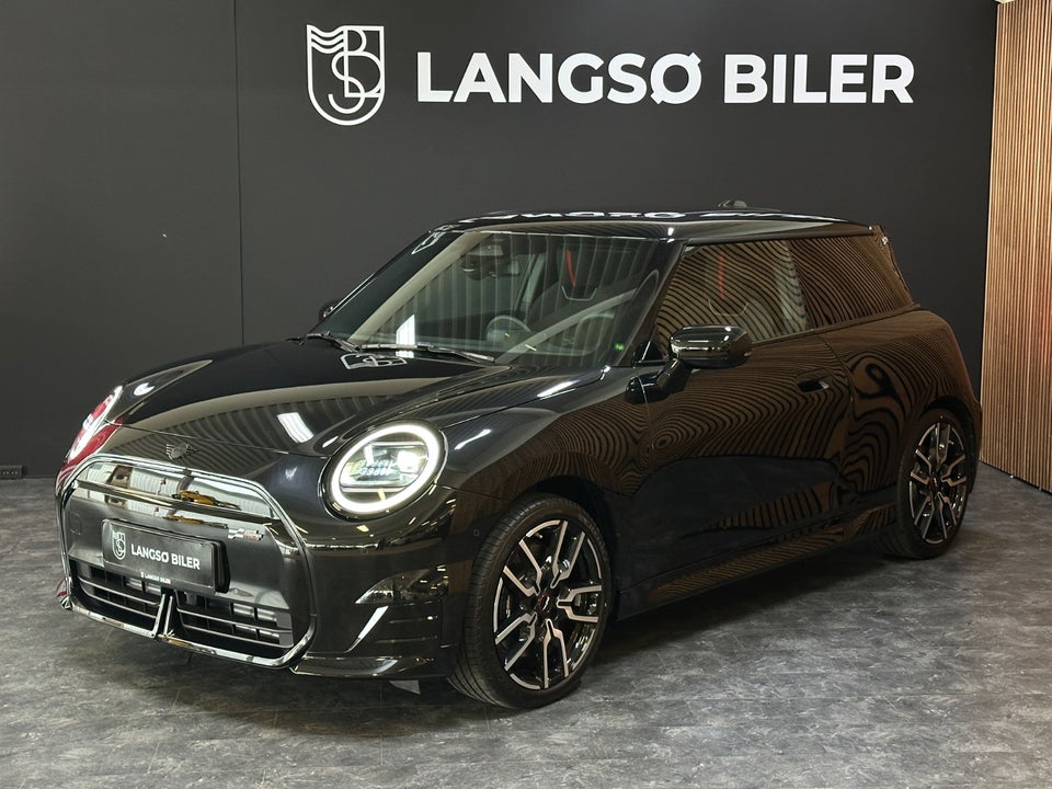 MINI Cooper E JCW Trim M 3d