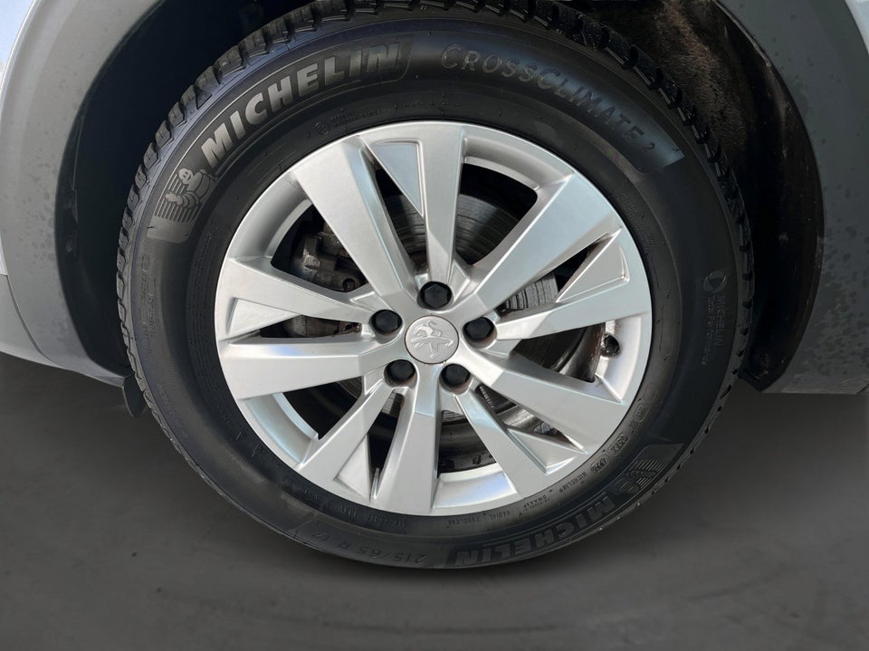 Peugeot 3008 1,2 e-THP 130 Active 5d