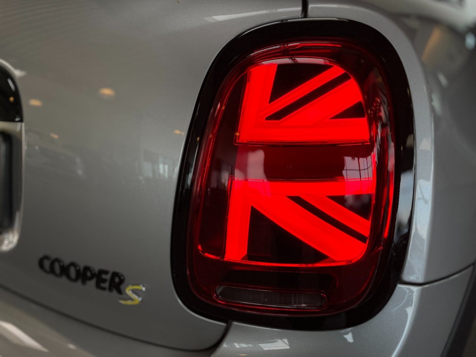 MINI Cooper SE Maximise 3d