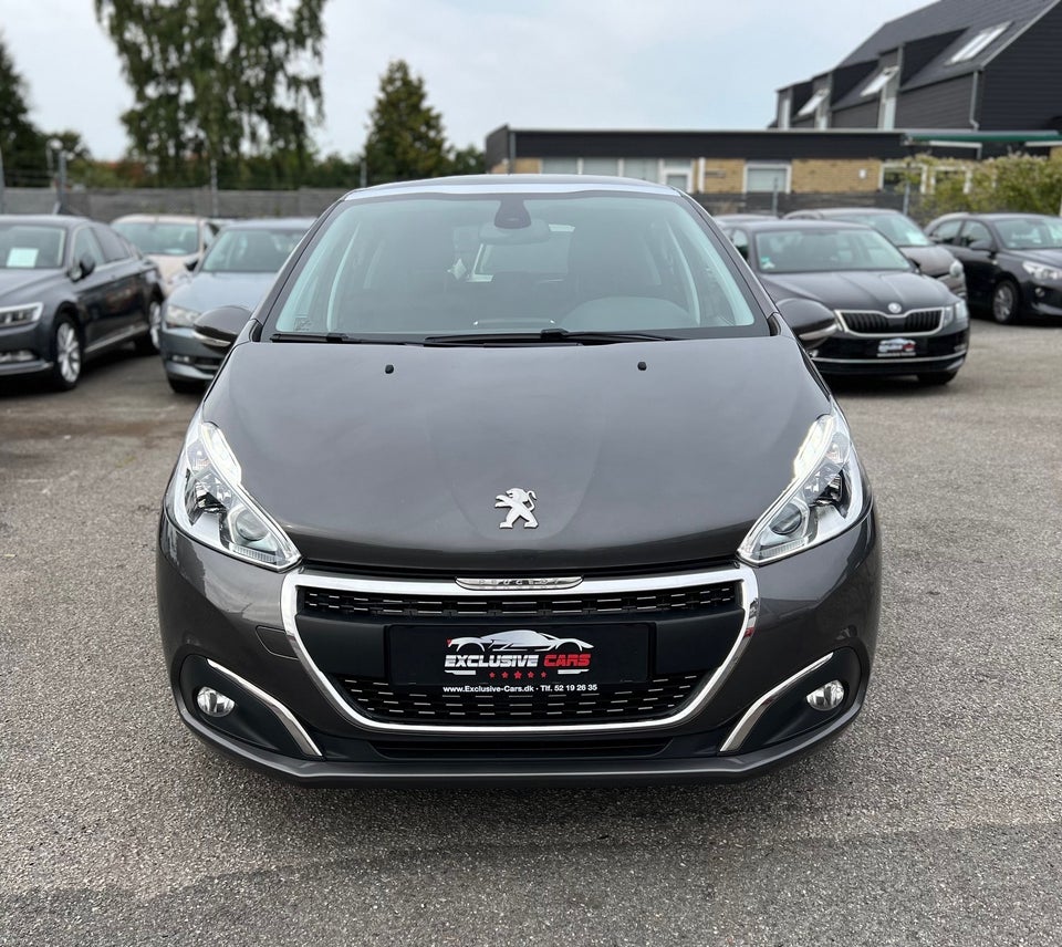 Peugeot 208 1,2 PureTech 82 Signature Sky 5d