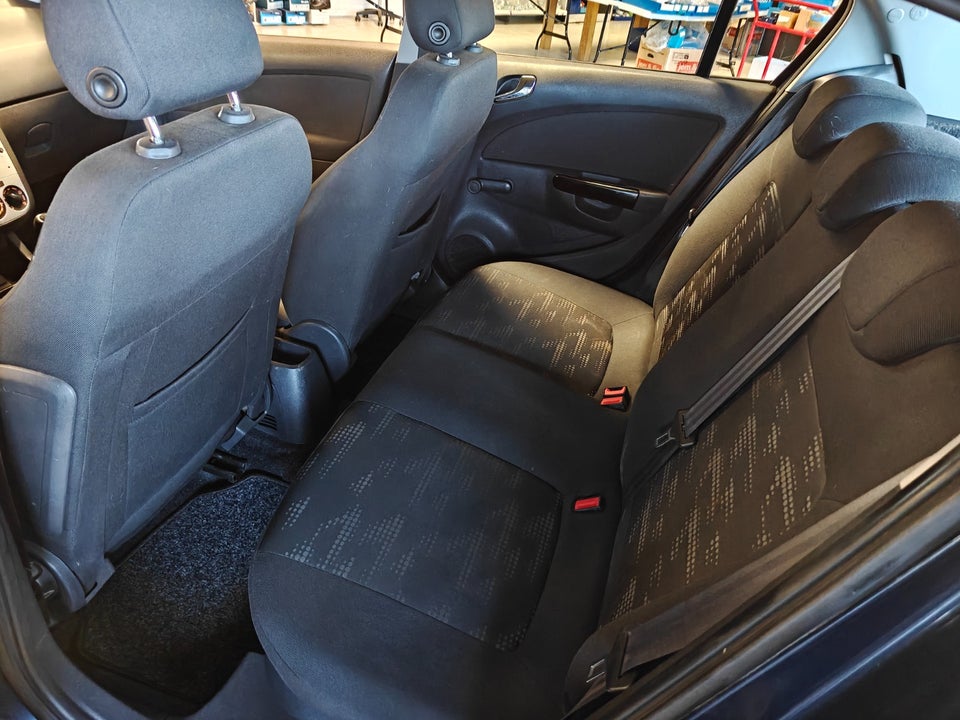 Opel Corsa 1,2 16V Cosmo 5d