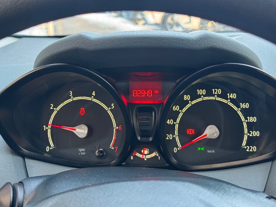 Ford Fiesta 1,25 82 Ambiente 5d