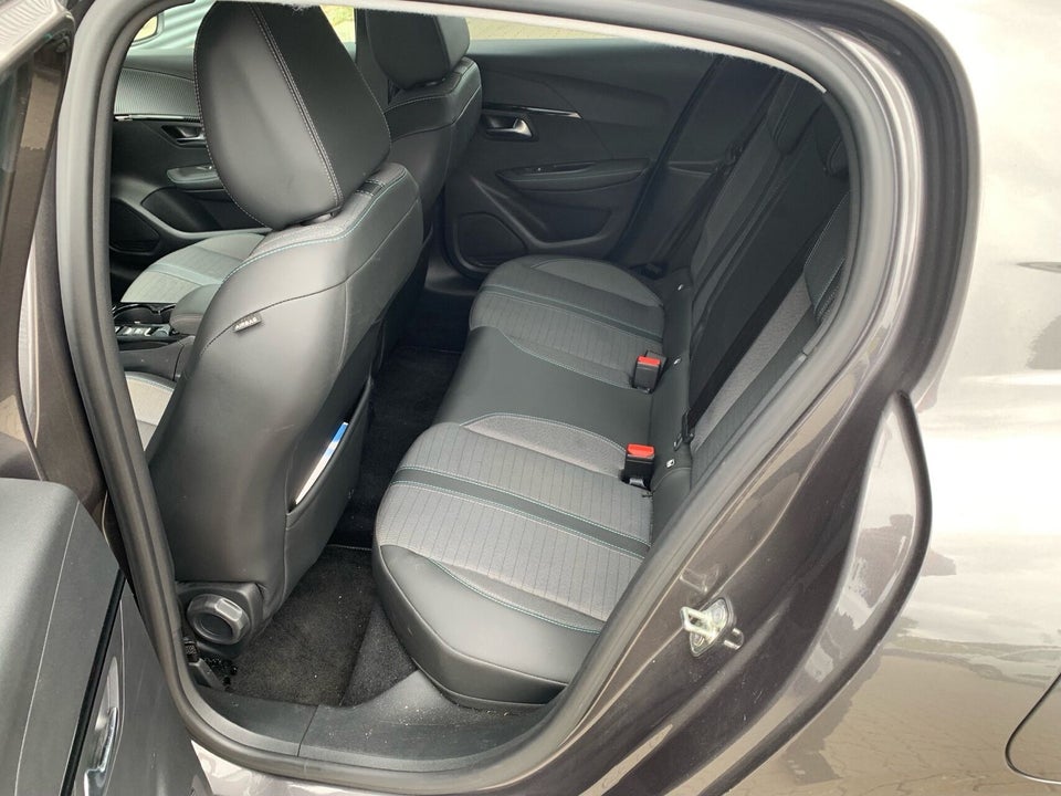 Peugeot 208 1,2 PureTech 100 Evolution EAT8 5d