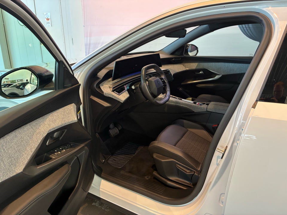 Peugeot e-3008 77 Allure Pack 5d