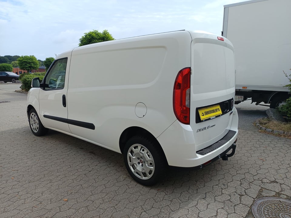 Fiat Doblò Cargo 1,4 T-Jet 120 Professional+ L2 4d