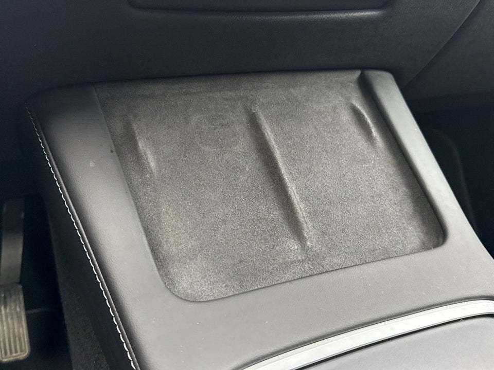 Tesla Model Y Long Range AWD 5d