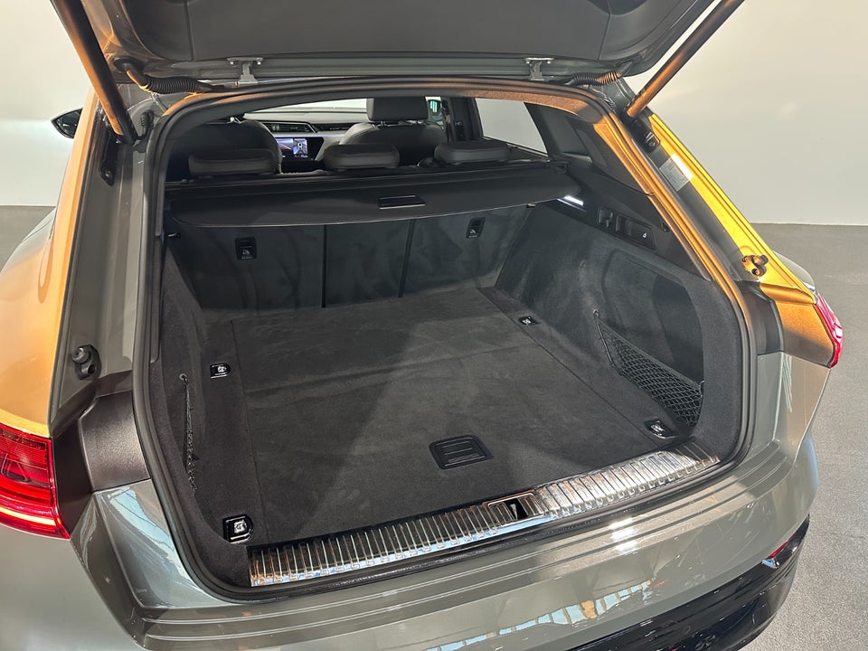 Audi Q8 e-tron 55 S-line Black Edition quattro 5d