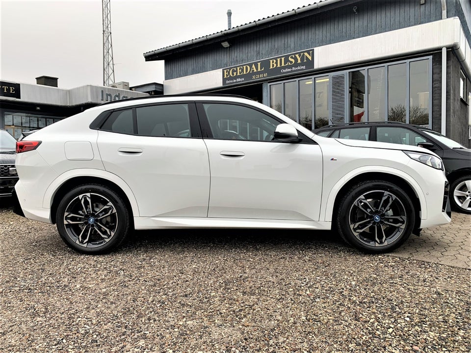 BMW iX2 eDrive20 M-Sport 5d