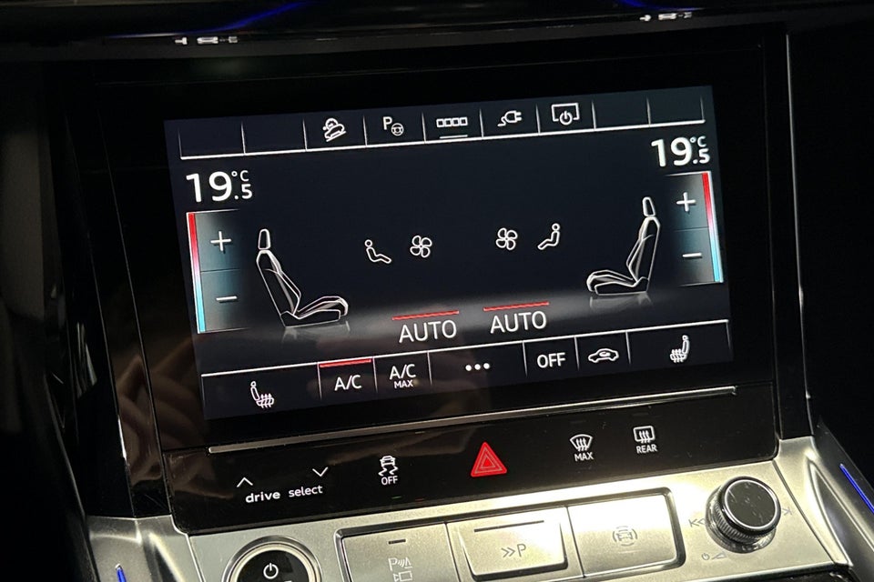 Audi Q8 e-tron 55 S-line quattro 5d