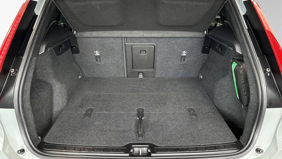 Volvo XC40 ReCharge Extended Range Plus 5d