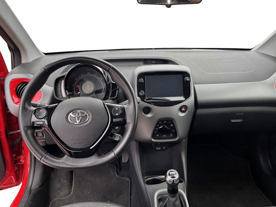 Toyota Aygo 1,0 VVT-i x-press 5d