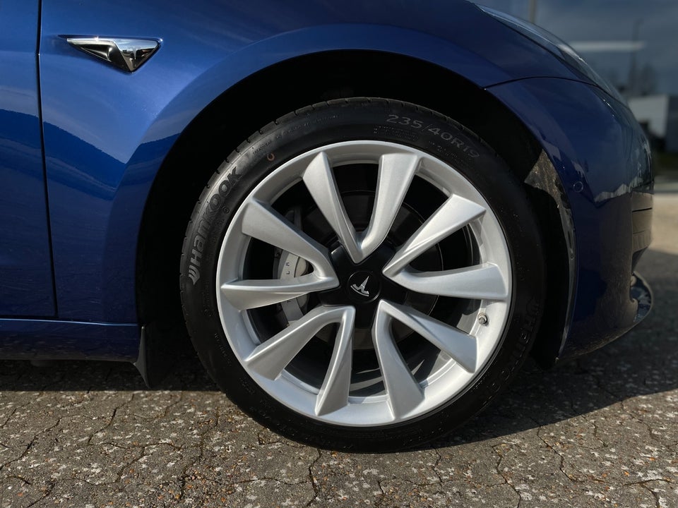 Tesla Model 3 Standard Range+ RWD 4d