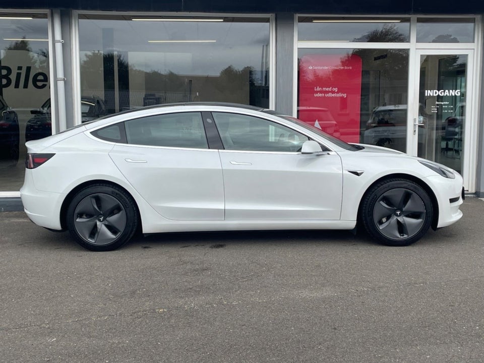 Tesla Model 3 Standard Range+ RWD 4d