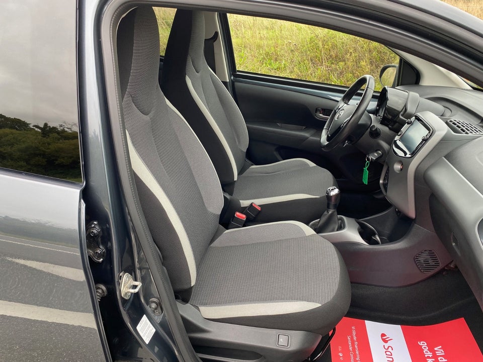 Toyota Aygo 1,0 VVT-i x-press 5d