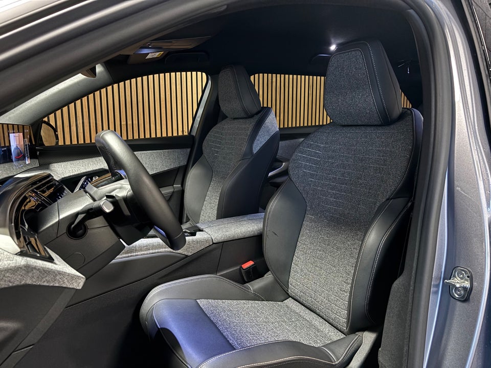 Peugeot e-5008 77 Allure Pack 7prs 5d