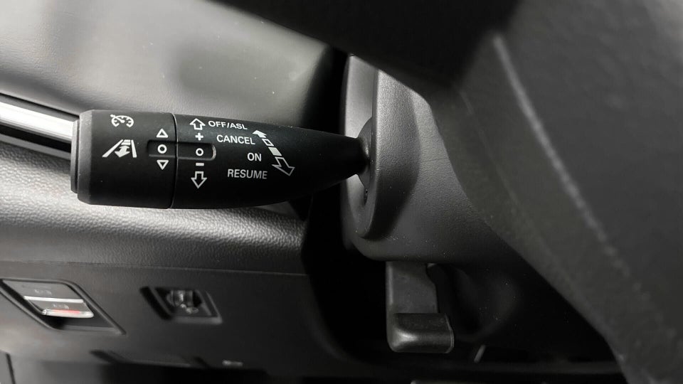 MG Marvel R Luxury 5d