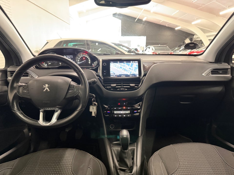 Peugeot 208 1,5 BlueHDi 100 Infinity Sky 5d