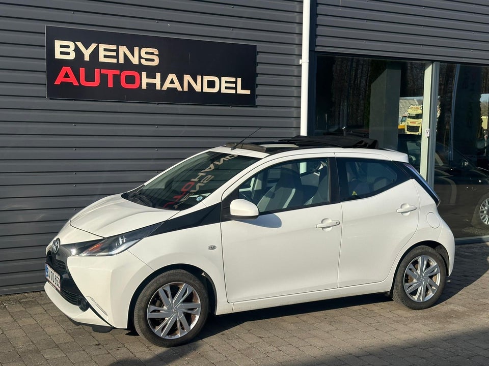 Toyota Aygo 1,0 VVT-i x-wave x-shift Sky 5d