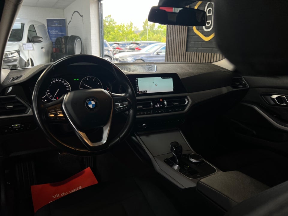 BMW 320d 2,0 Touring Connected aut. 5d