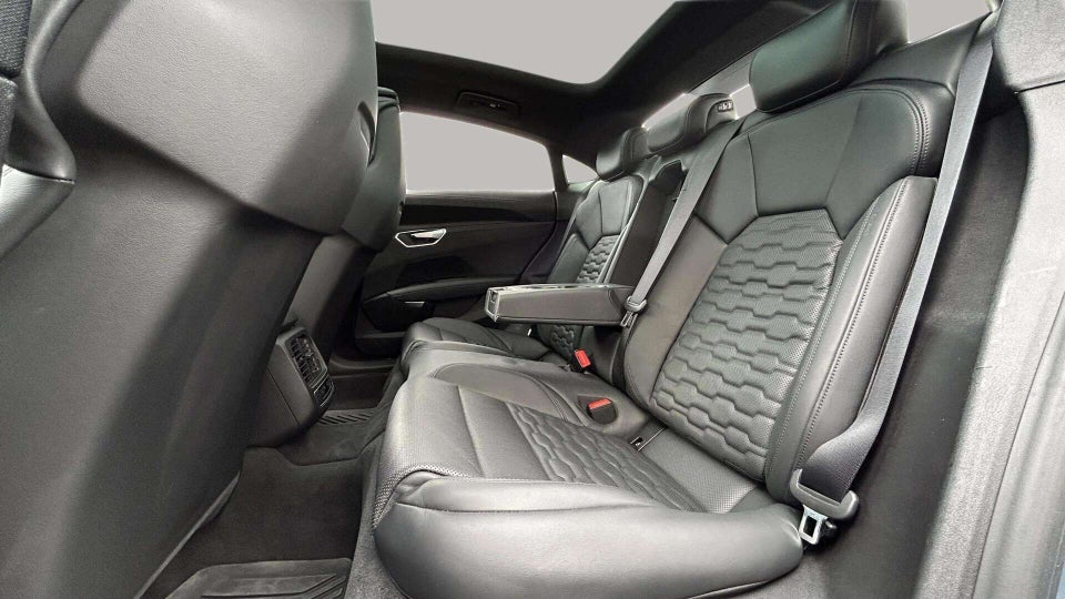 Audi e-tron GT quattro 4d