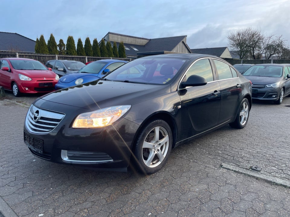 Opel Insignia 1,8 Cosmo 4d