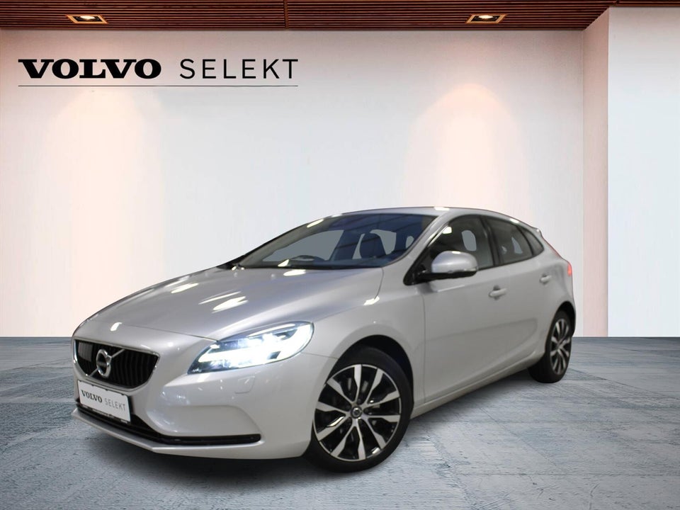 Volvo V40 1,5 T3 152 Momentum aut. 5d