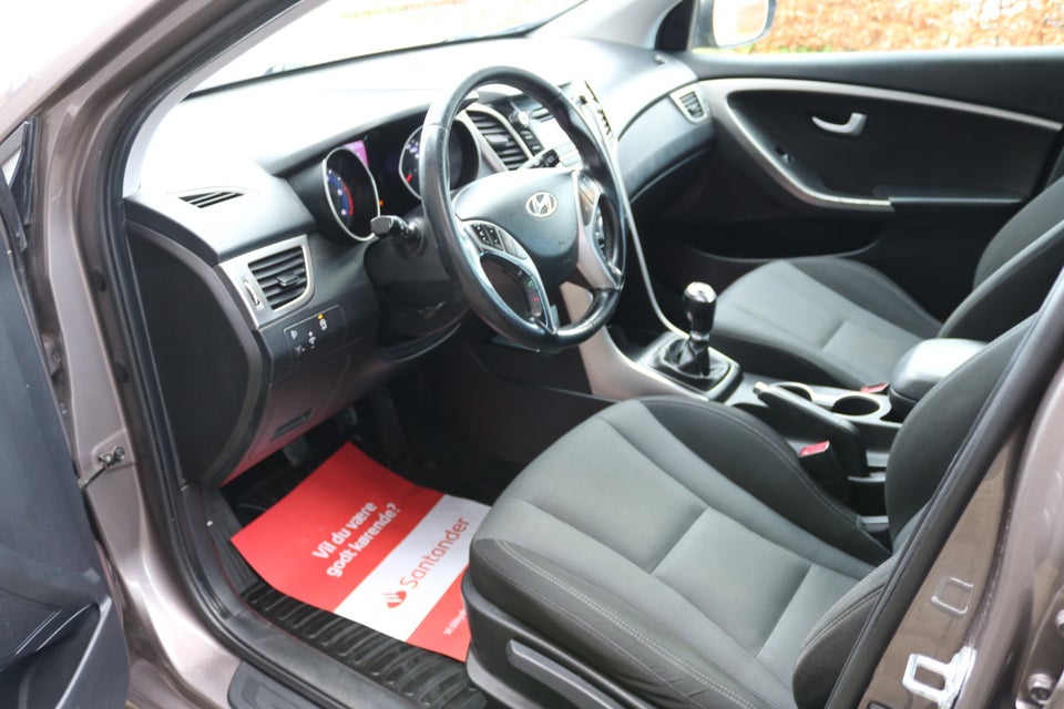 Hyundai i30 1,6 CRDi 110 Style Eco 5d