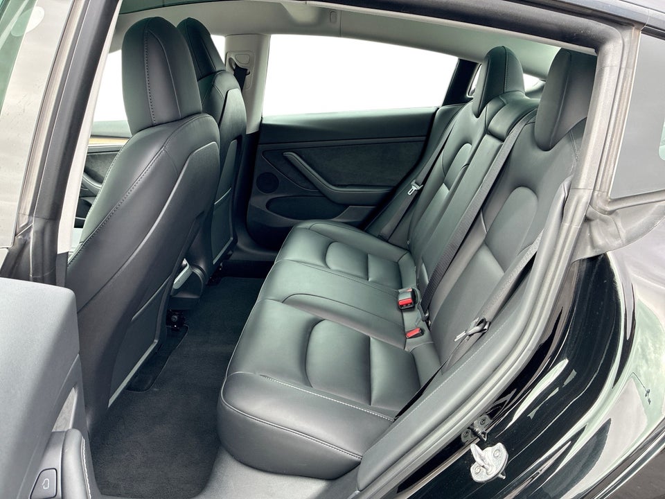 Tesla Model 3 Long Range AWD 4d