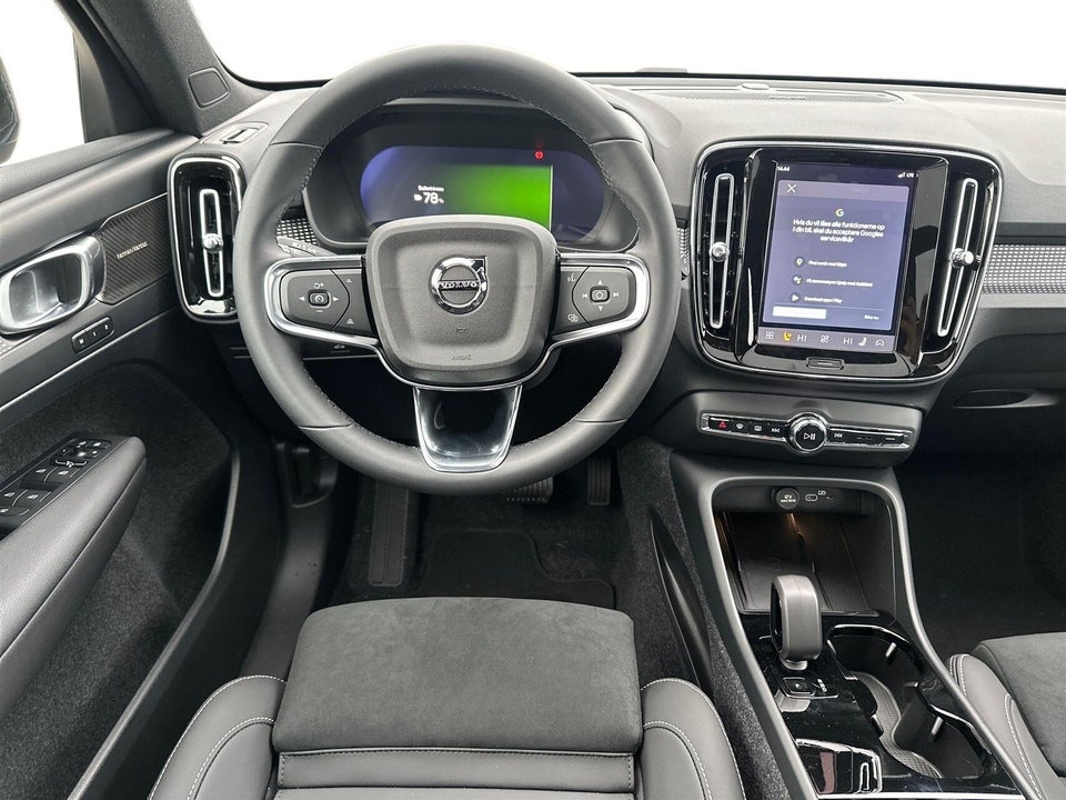 Volvo EX40 Extended Range Black Edition Excess 5d
