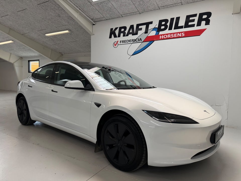 Tesla Model 3 RWD 4d