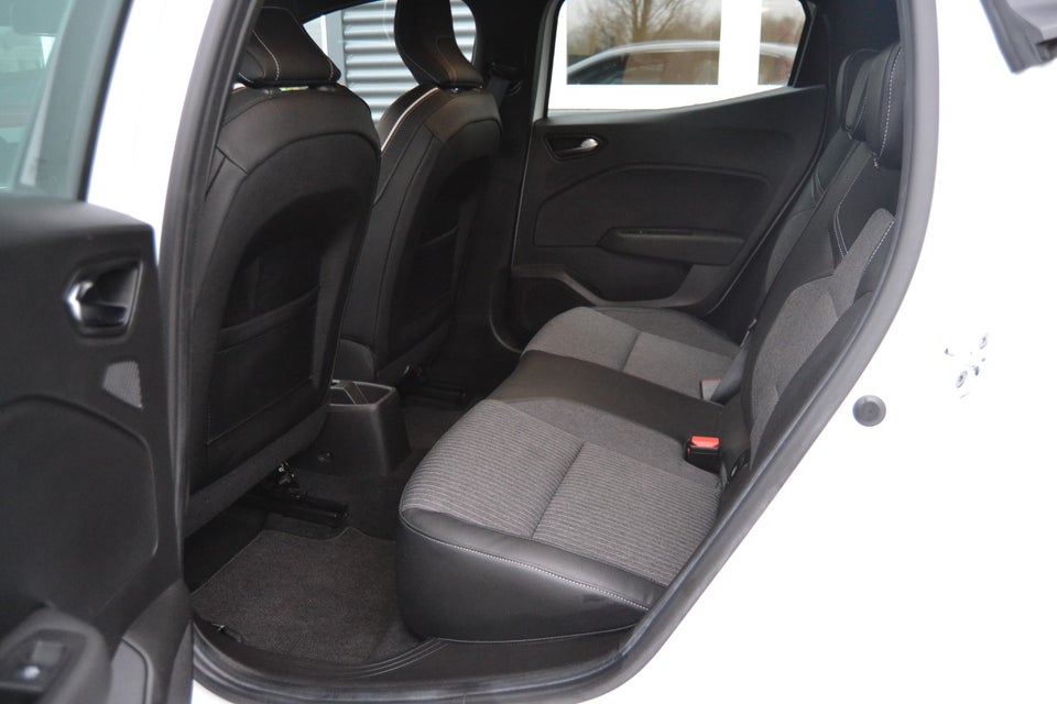 Renault Clio V 1,0 TCe 90 Zen X-tr. 5d