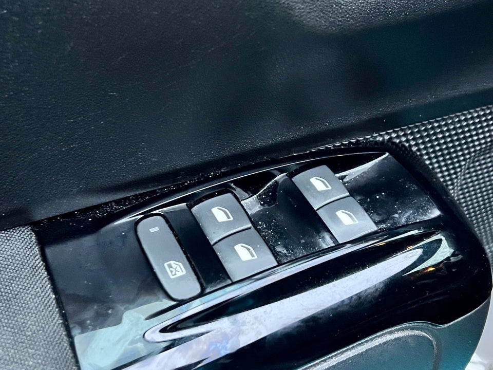 Citroën C3 1,2 PureTech 83 Shine 5d