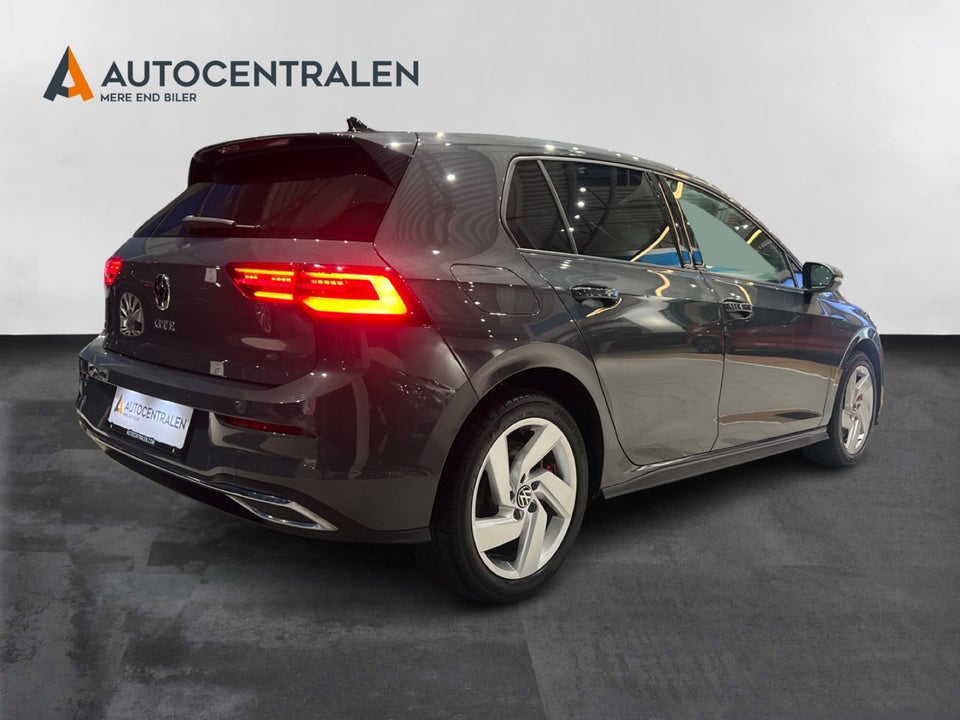 VW Golf VIII 1,4 GTE DSG 5d
