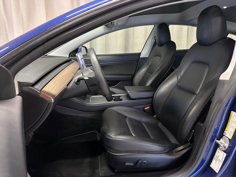 Tesla Model 3 Long Range AWD 4d