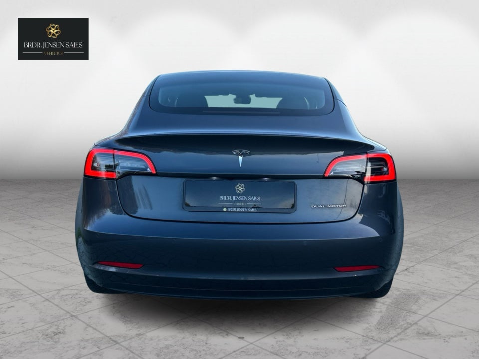 Tesla Model 3 Long Range AWD 4d