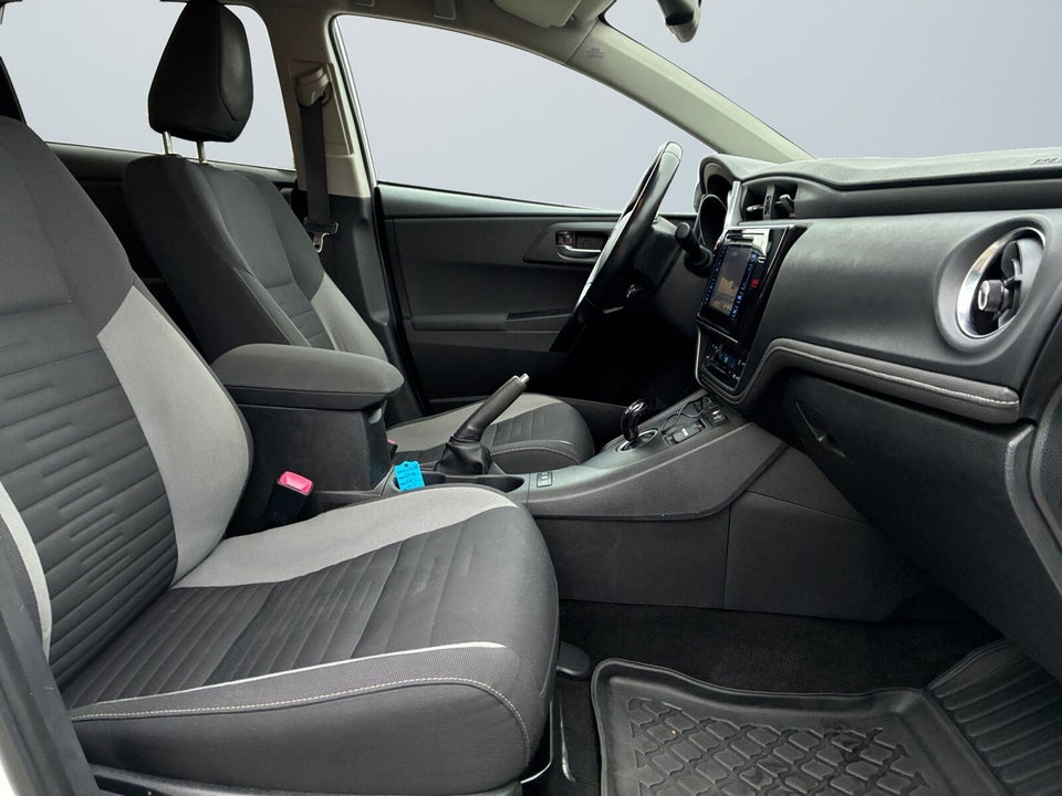 Toyota Auris 1,8 Hybrid H2 Comfort Touring Sports CVT 5d